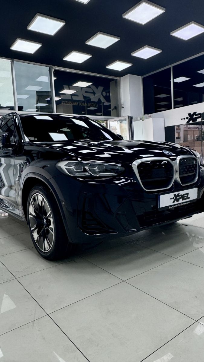 BMW iX3