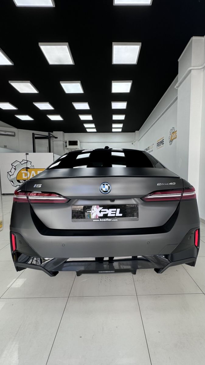 BMW i5 eDrive40 