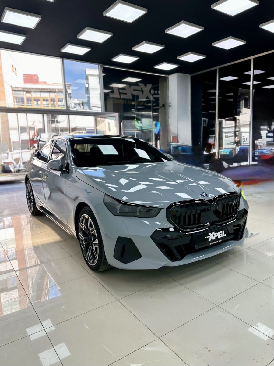 BMW i5 eDrive40