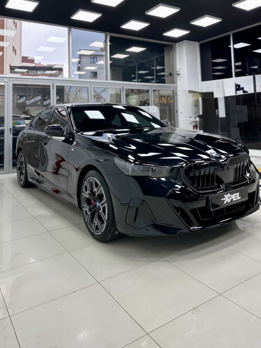 BMW i5