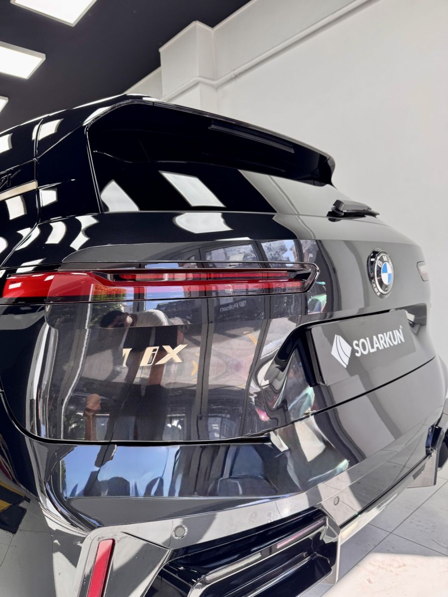 BMW iX xDrive60
