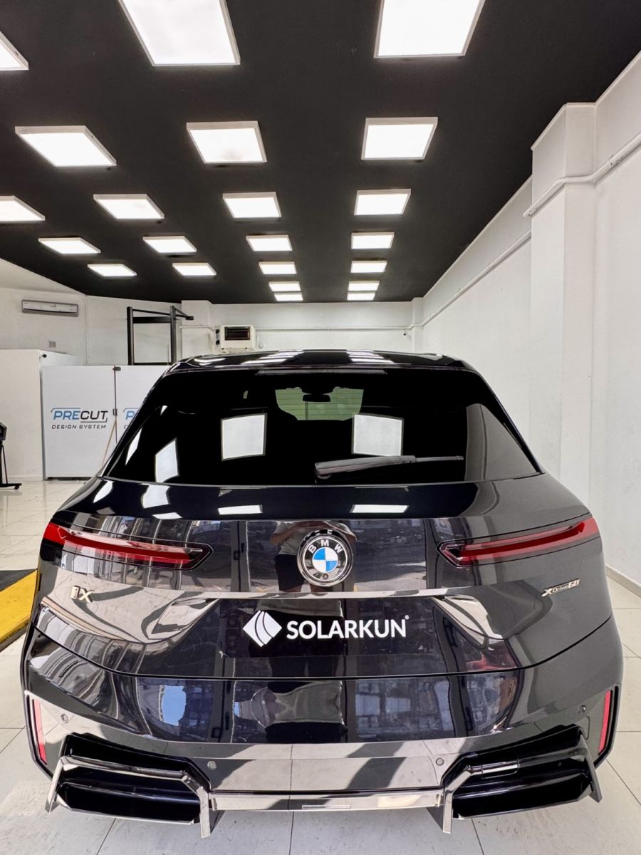 BMW iX xDrive60