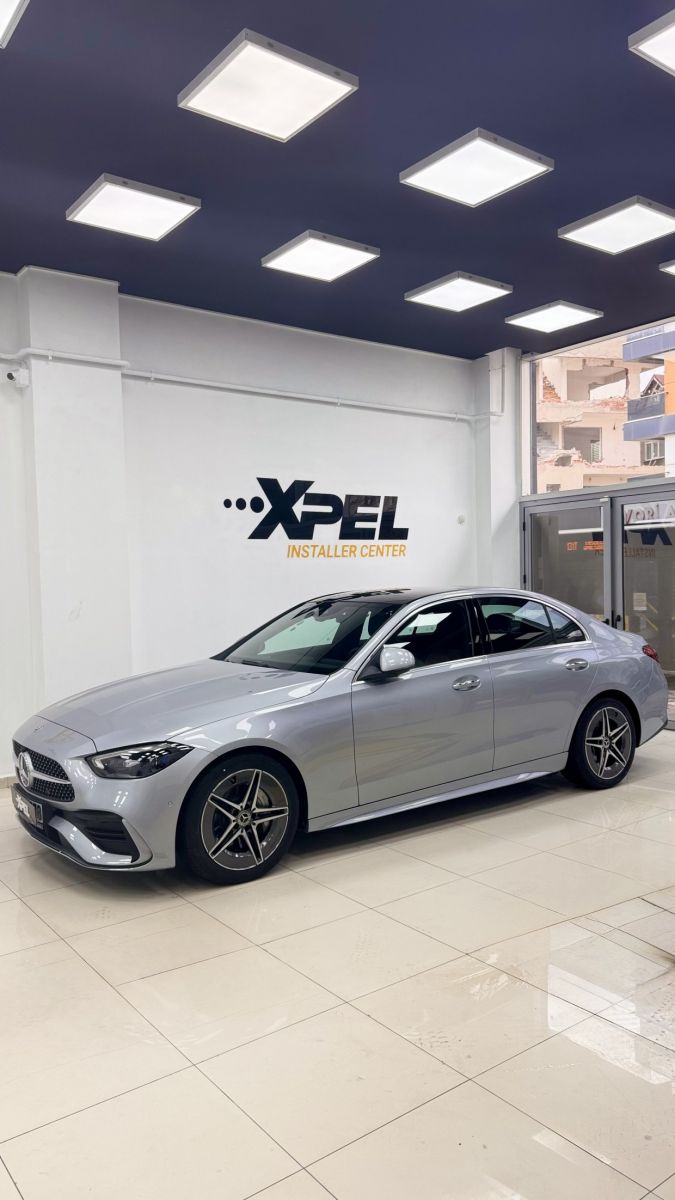 Mercedes-Benz C200