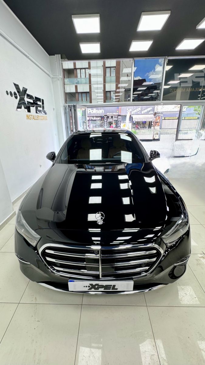 Mercedes-Benz E180 