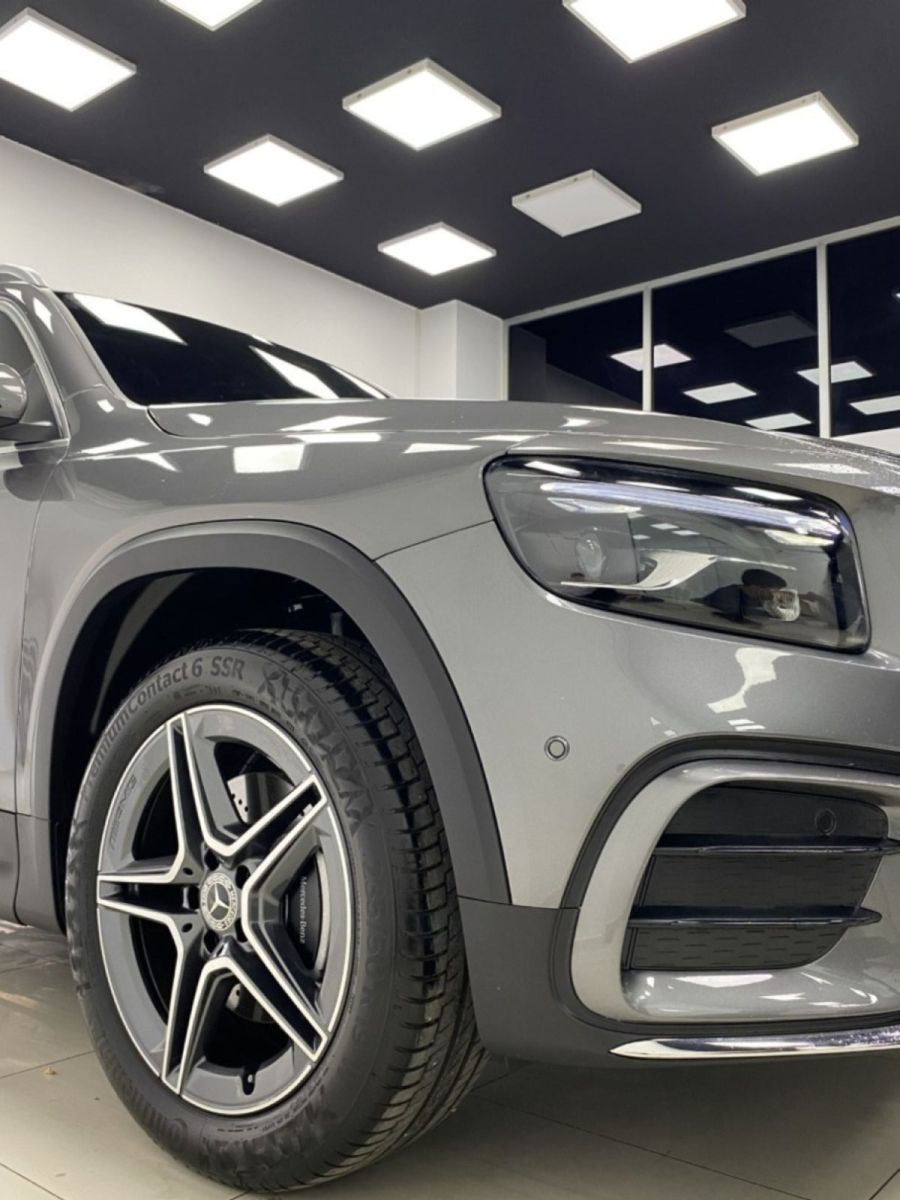 Mercedes GLB200 