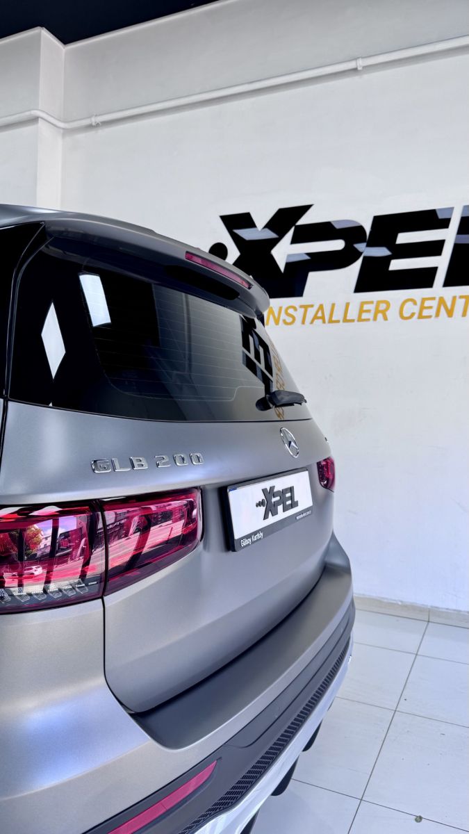 Mercedes GLB200 