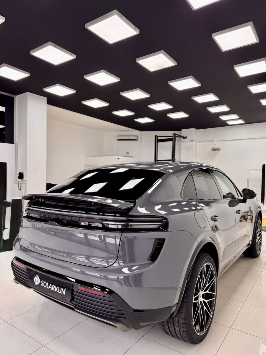 Macan Electric 