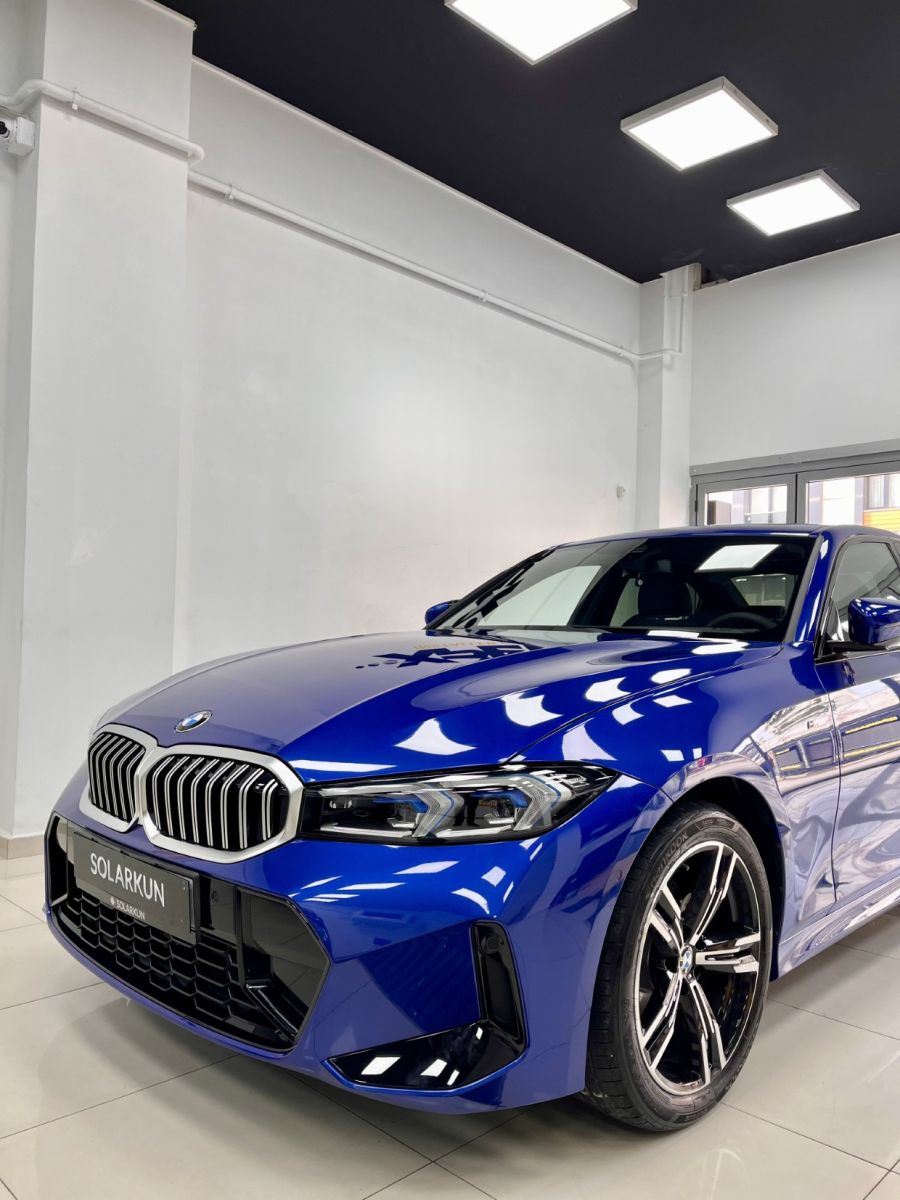 BMW 320i 