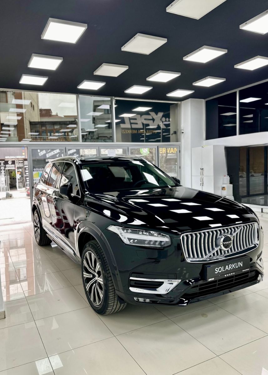 Volvo XC90 B5 